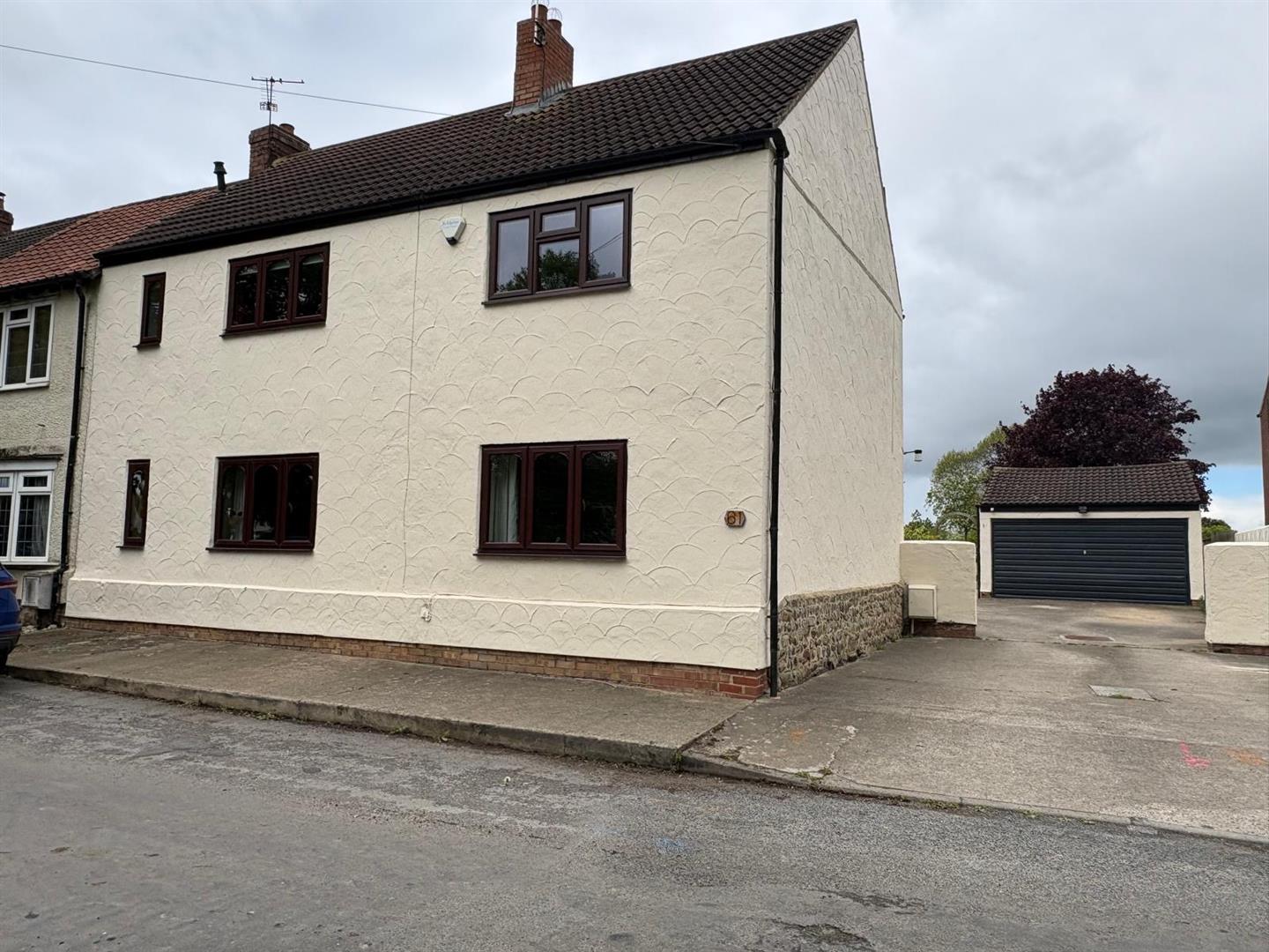 61 Water End, Brompton